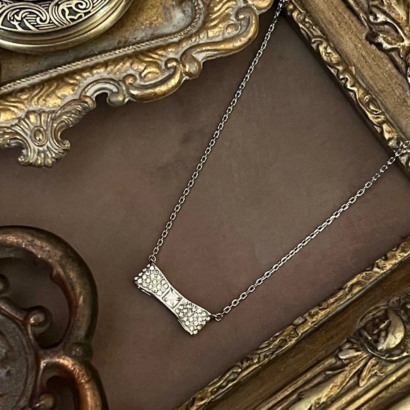 KATE SPADE • Silver Ready Set Bow Necklace Earrings Set - Picture 5 of 7